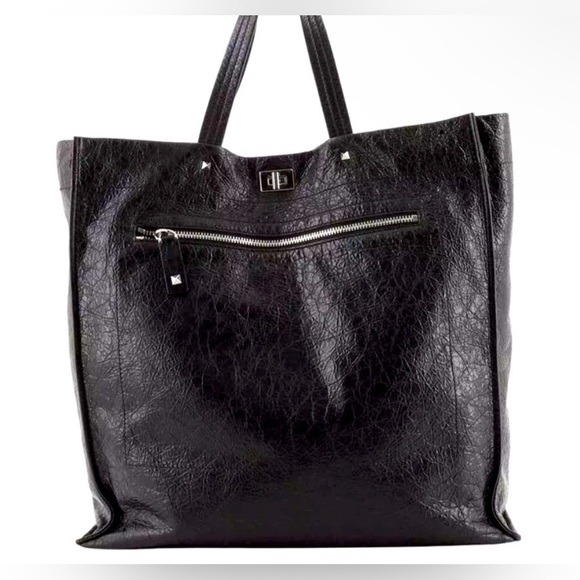 Valentino Garavani Black Cracked Leather Rockstud Turnlock Open Top Shopper Tote - Picture 2 of 7